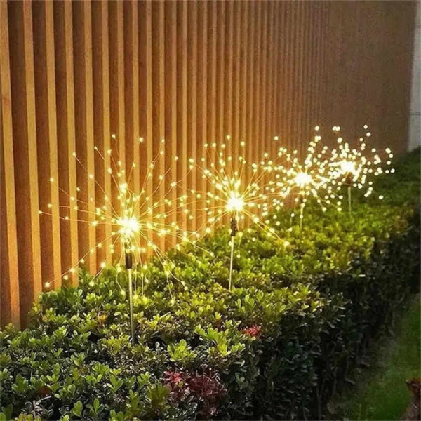 Газонный светодиодный светильник на солнечной батарее «Фейерверк» 180 LED IP65 теплый белый