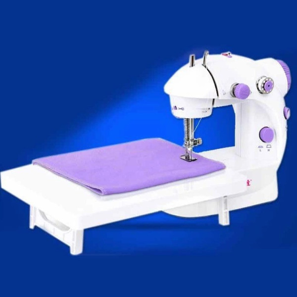 Портативная швейная машинка для дома с педалью и доской Sewing SM202A работает от сети или батареек (4x